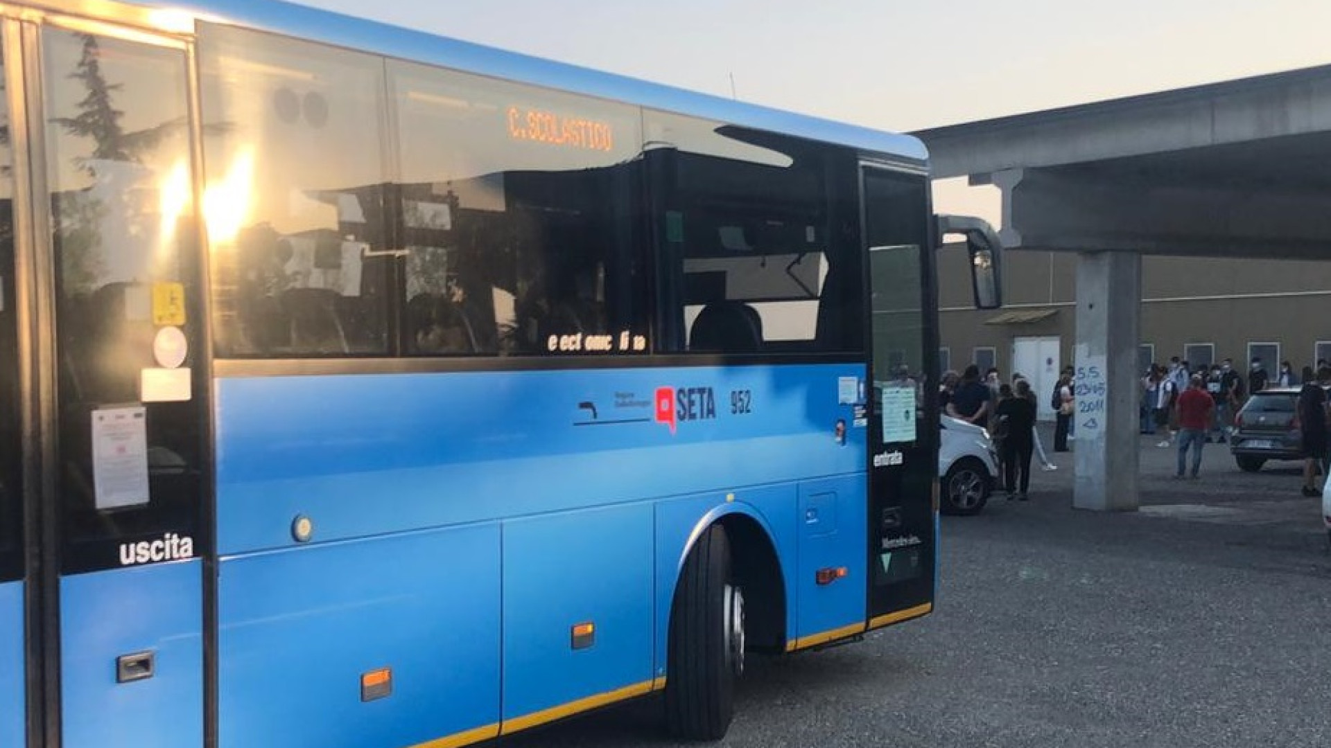 Lunedì tornano in classe le Superiori: dalla Regione 11 bus in più per la ripartenza