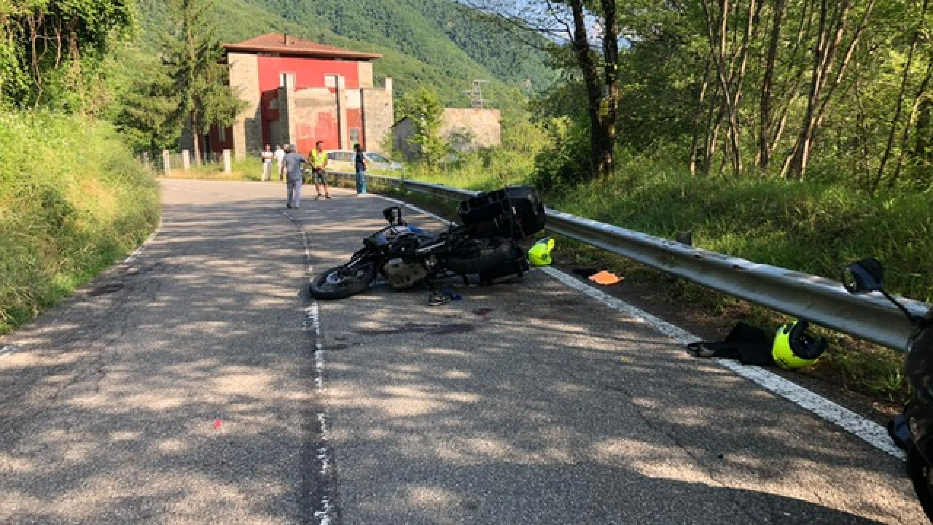 Motociclista cade a Marsaglia. Gravissimo incidente in autostrada