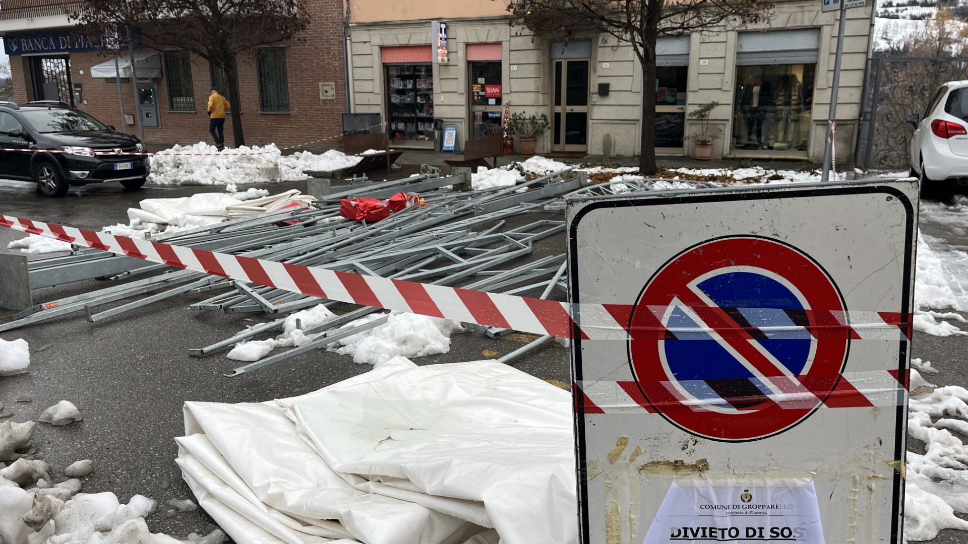 Promis Gruparel ripagherà |la tensostruttura crollata. Domenica arriva Santa Lucia