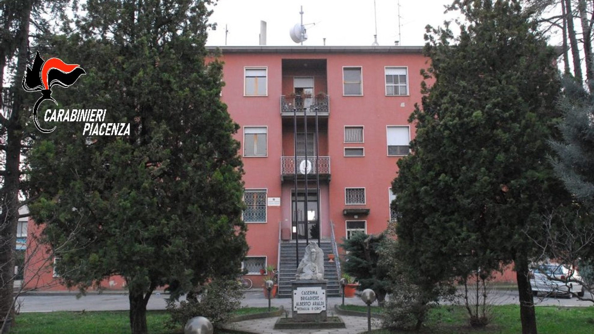 Arrestato per spaccio, si difende: "Ho fatto scorta visti i divieti anti-Covid"