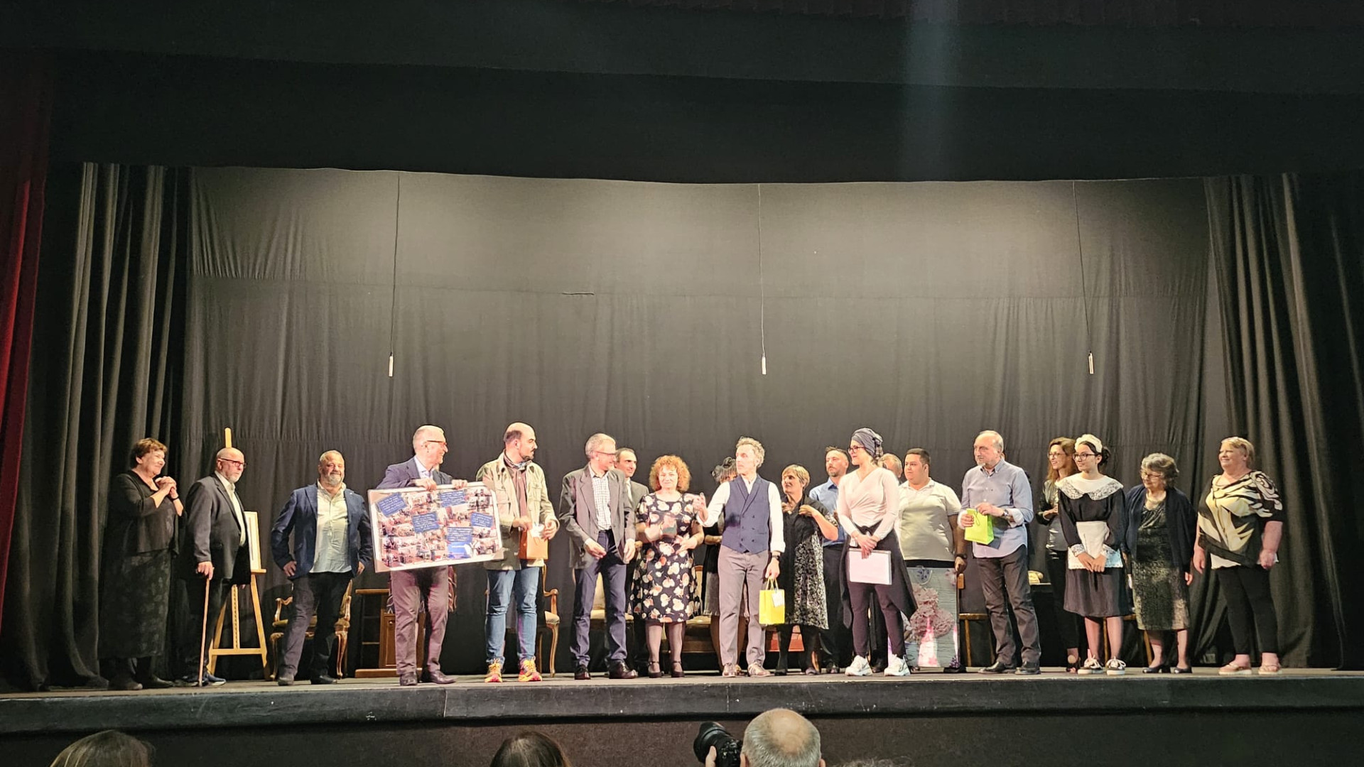 Scuola di dialetto: 19 allievi sul palco del President per il saggio finale