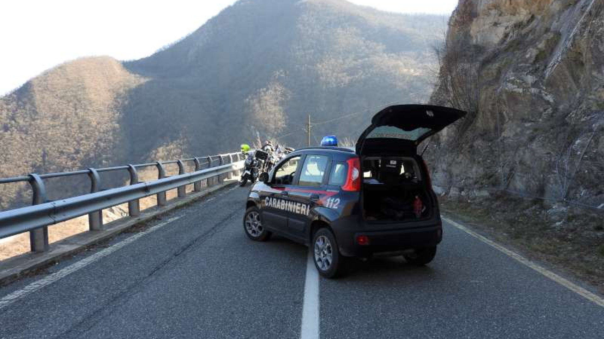 Due motociclisti si scontrano tra Marsaglia e Ottone. Uno è grave, arriva l'elisoccorso