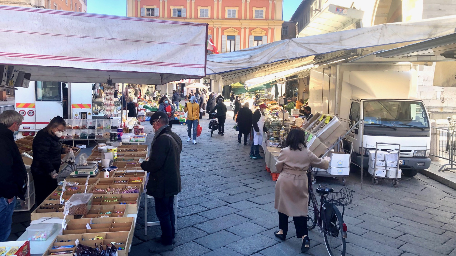 Sabato 1 maggio, a Piacenza confermati i mercati in centro e alla Besurica