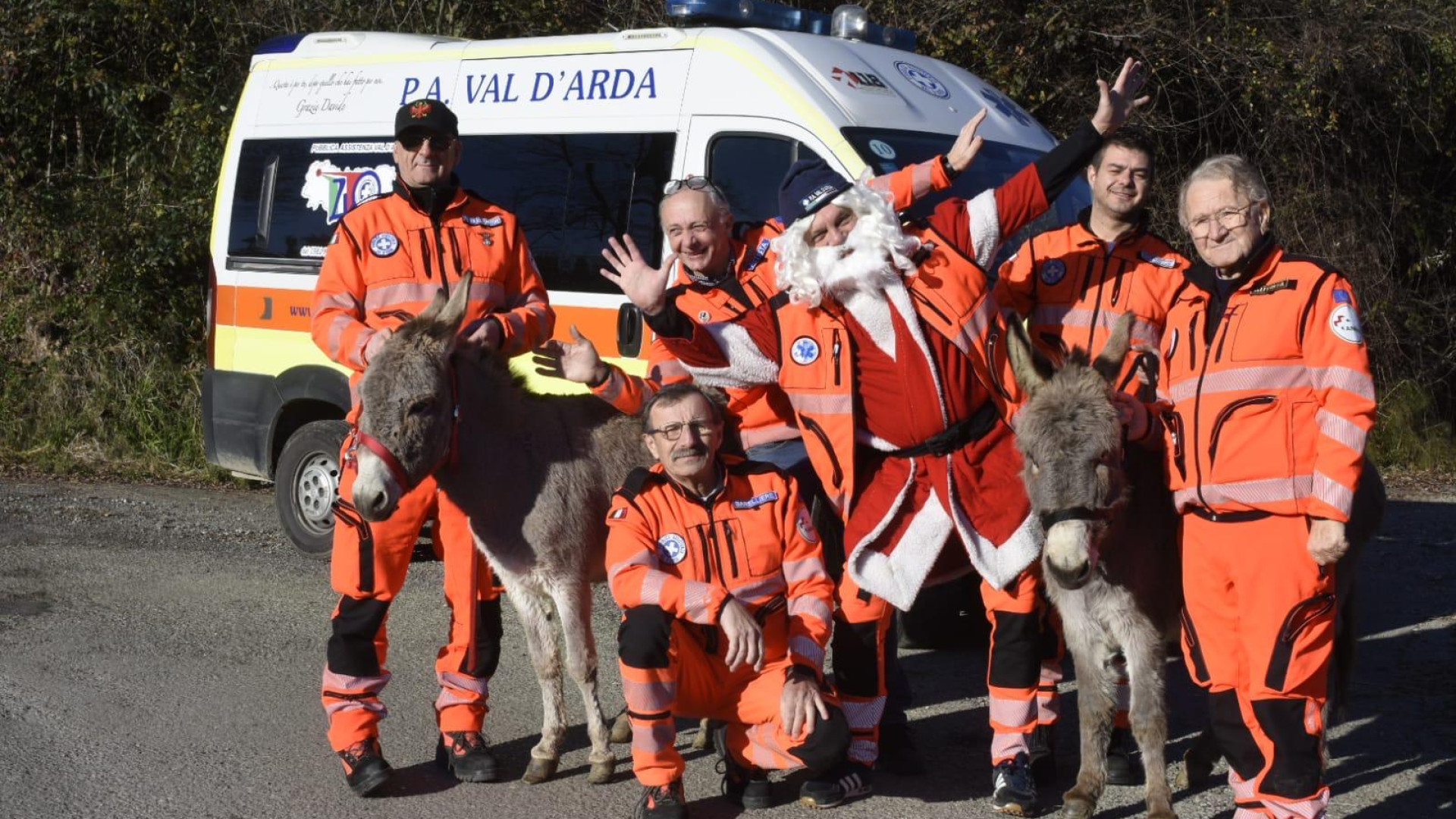 Volontari e forze dell'ordine: gli angeli custodi del Natale piacentino