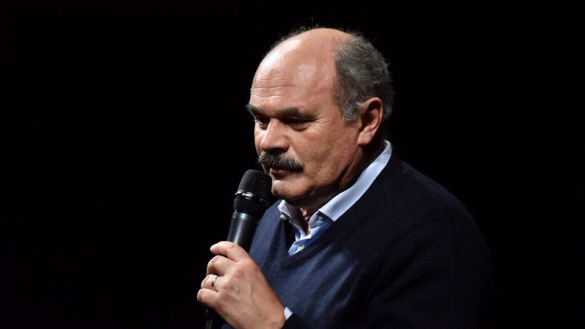 Pienone al Municipale per Oscar Farinetti: "Serve recuperare fiducia nel prossimo"