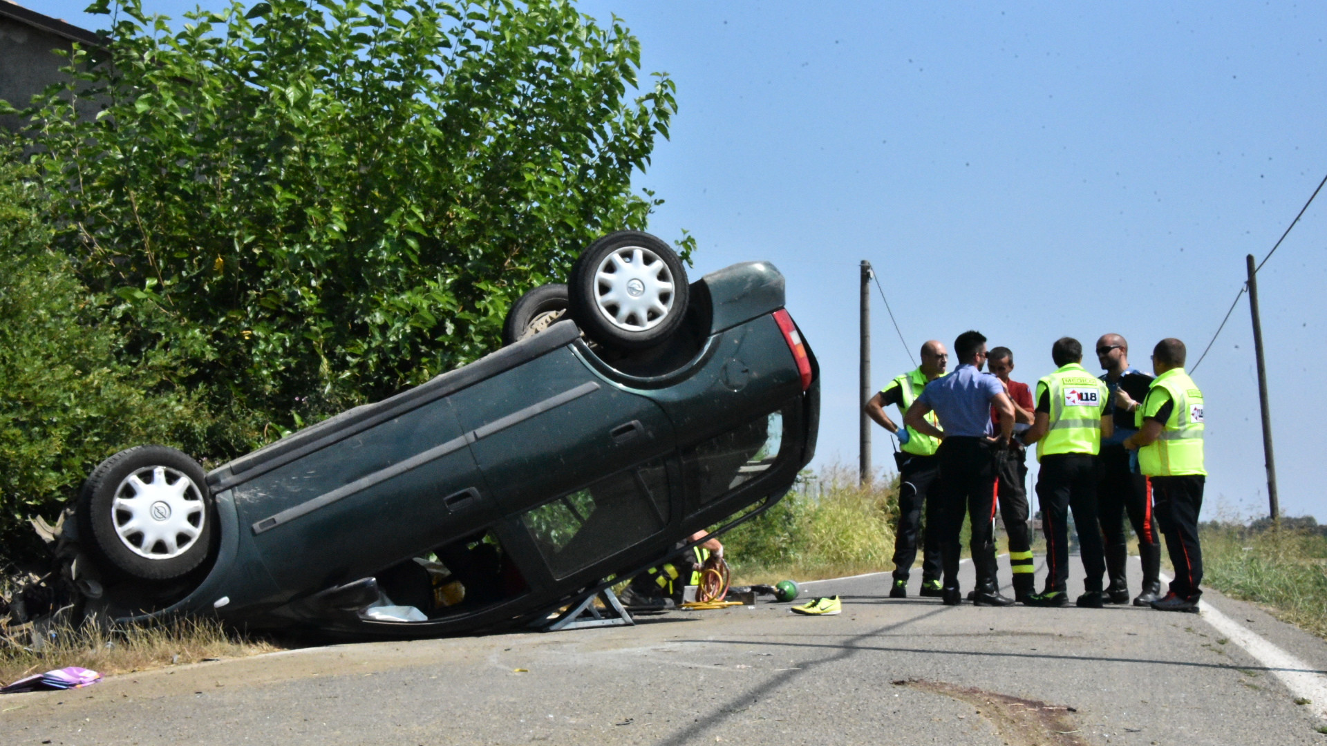 Auto si ribalta a Valconasso, muore il 20enne che era alla guida