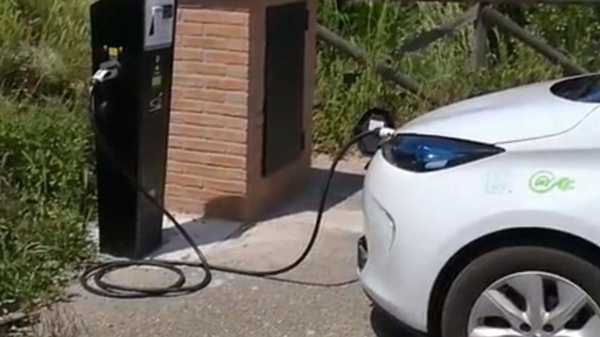 Auto elettriche, 357mila euro dalla Regione per le "flotte" di 12 Comuni piacentini