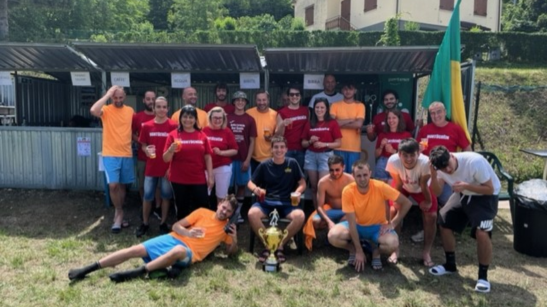 Calcio notturno, musica e 300 persone in festa al torneo della miniera di Montechino