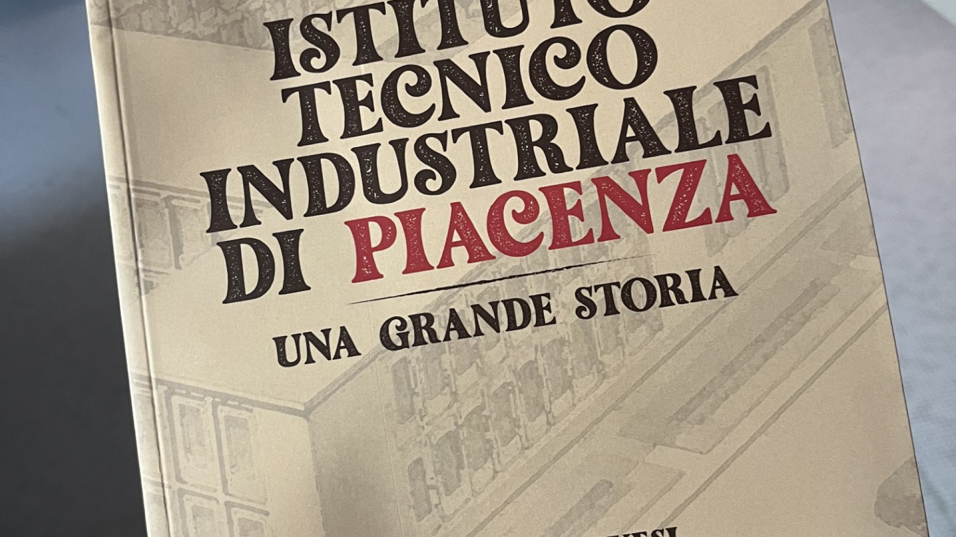 "Una grande storia": il libro del prof Maurizio Pavesi dedicato all'Isii Marconi