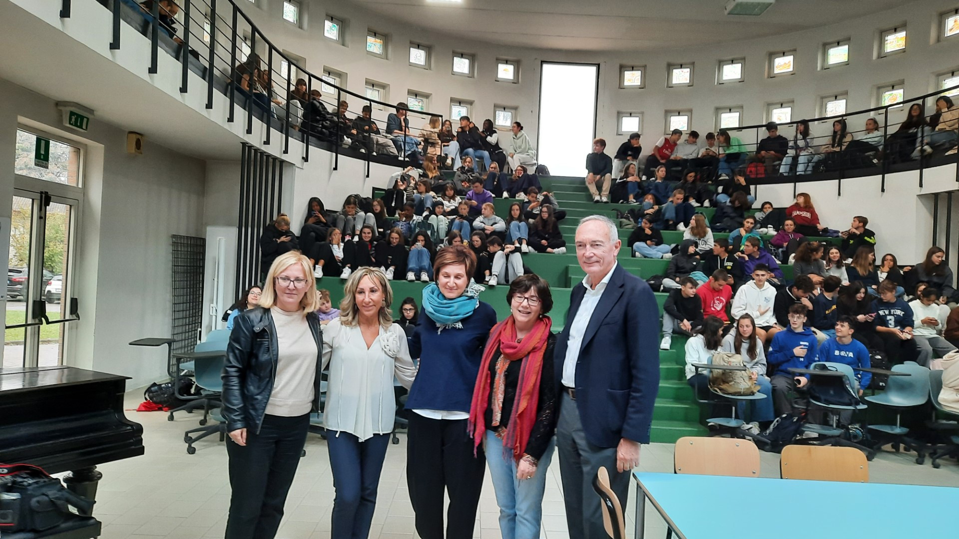 "Evitate fumo, alcol e caffè". Gli studenti del Volta a lezione dai medici di Castello