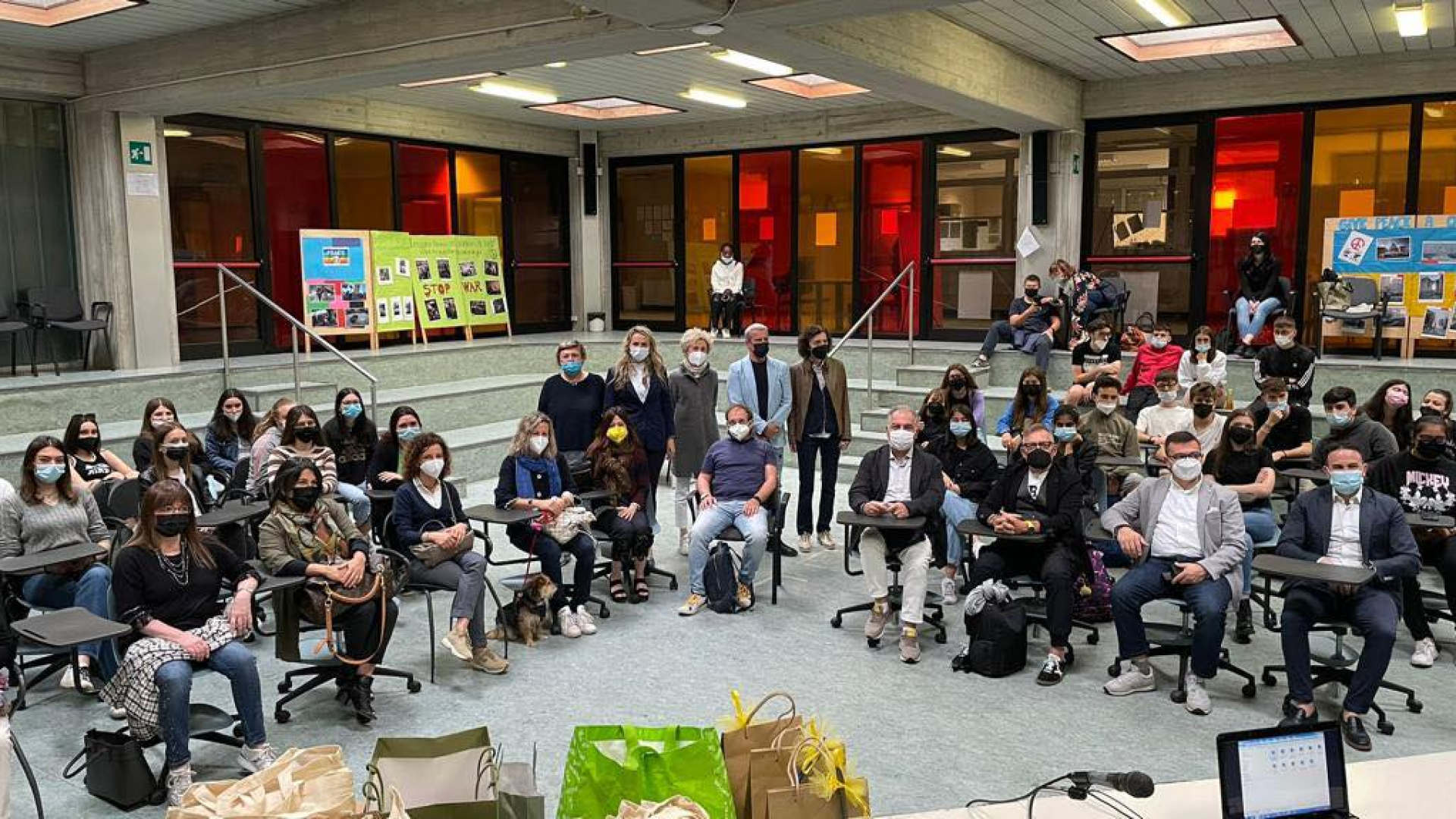Fiorenzuola, al via “Studenti in Centro”: i giovani conoscono gli imprenditori