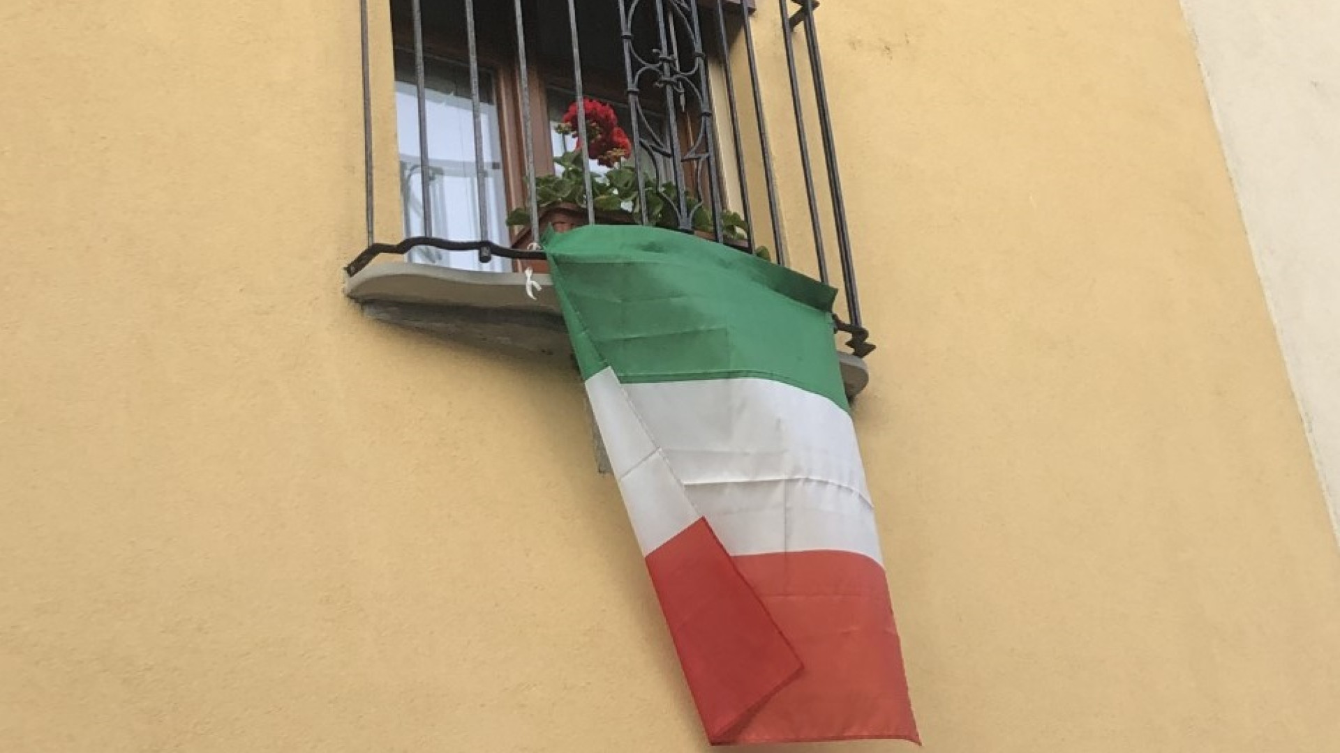 Da oggi con Libertà la bandiera tricolore da esporre alle finestre e ai balconi