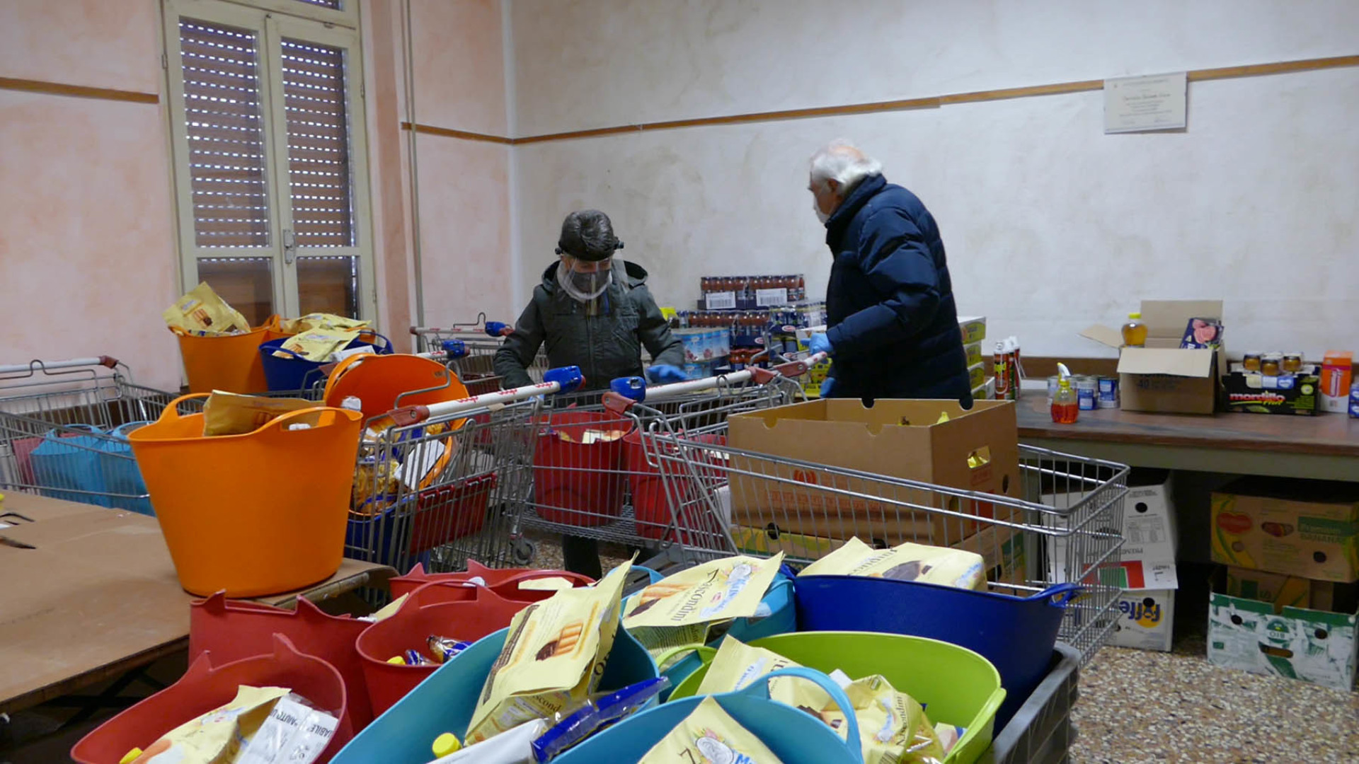 Carrello Solidale, l'appello dei volontari: "Servono forze nuove e alimenti"