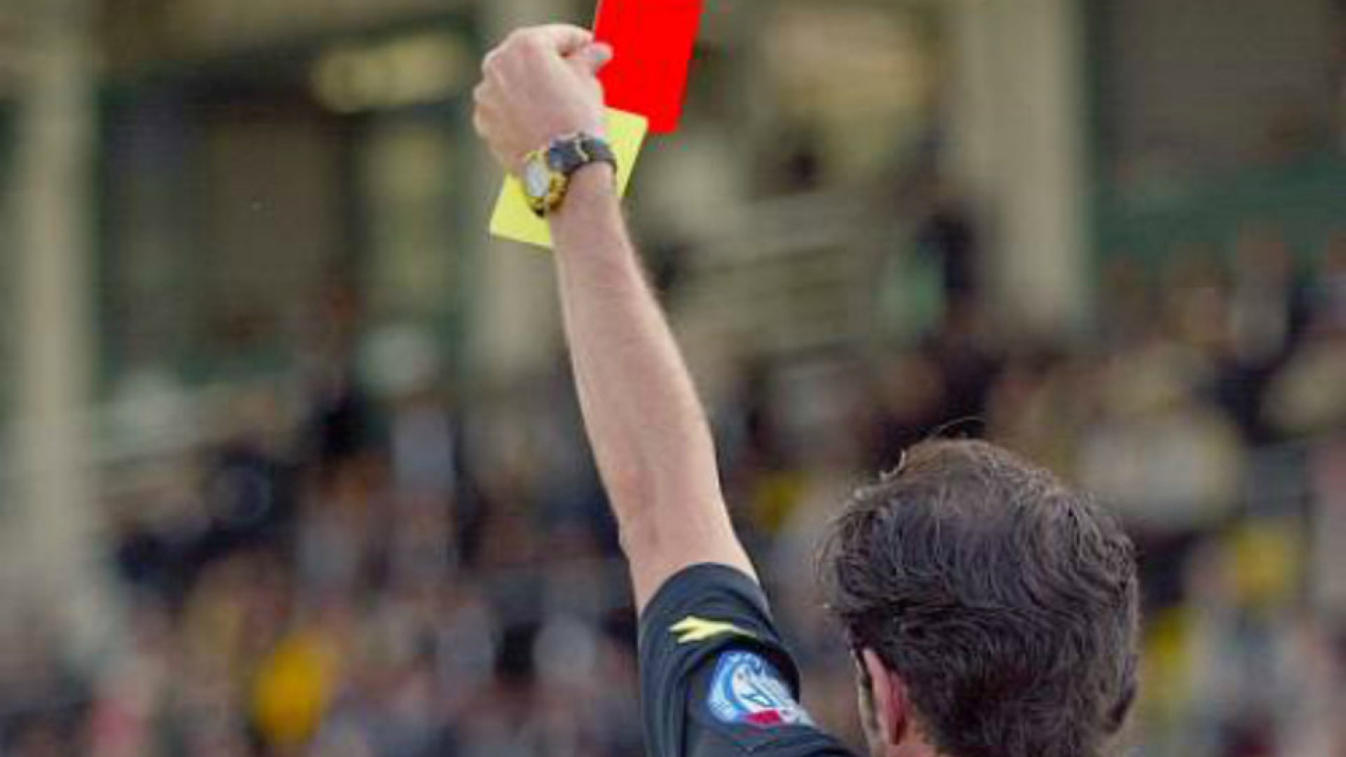"Denigrazione dell'origine etnica dell'arbitro":  4 mesi di squalifica a un allenatore