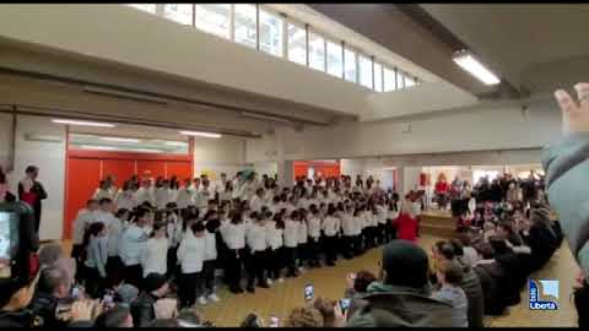 "A Natale puoi...", il concerto degli alunni di Caorso emoziona docenti e genitori