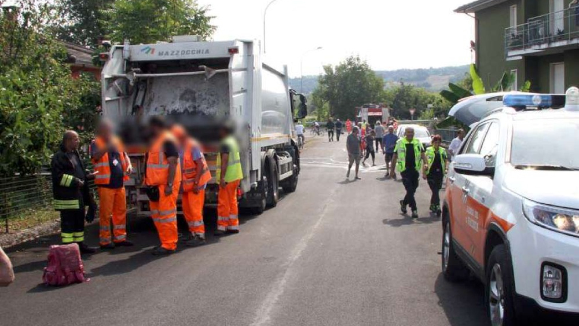 Infortunio di Albarola: gravi condizioni per l'operaio schiacciato tra i camion