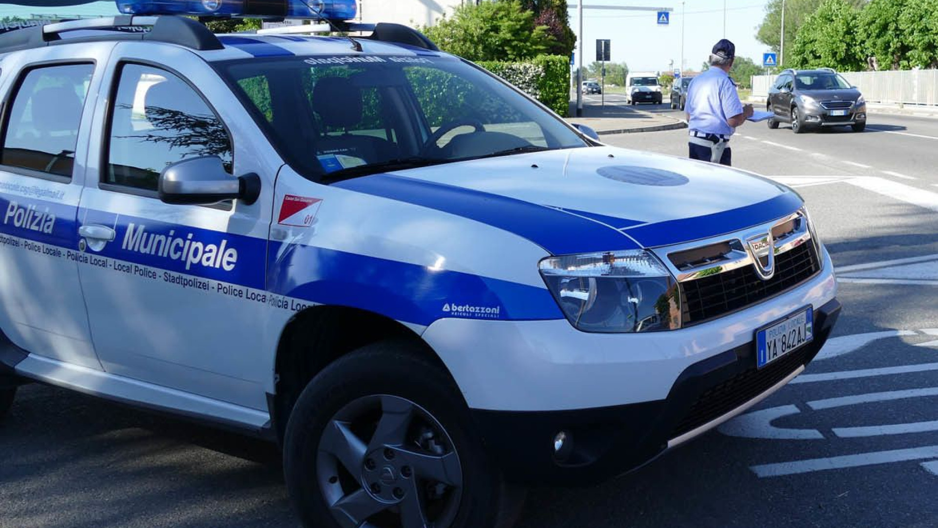 "La polizia locale di Castello sarà dotata di taser e spray al peperoncino"