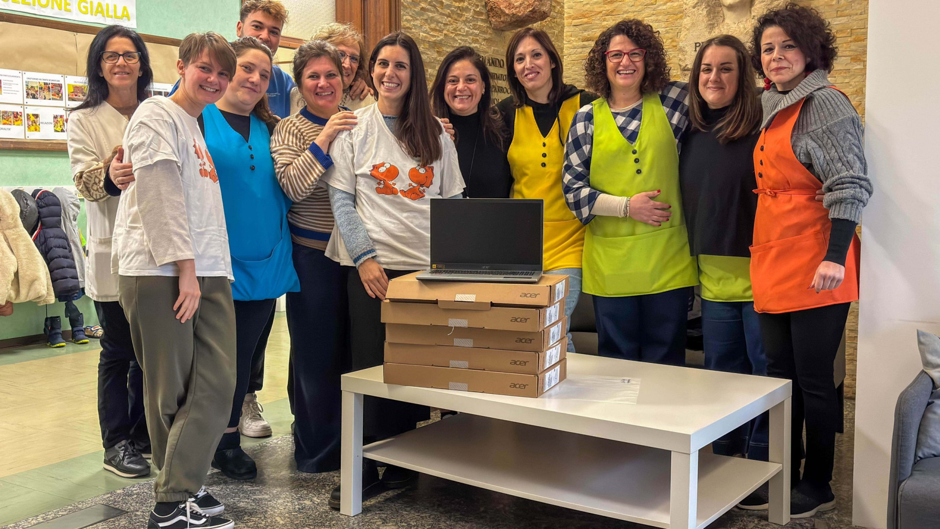 Da Fornaroli Polymers computer in dono alla scuola d’infanzia