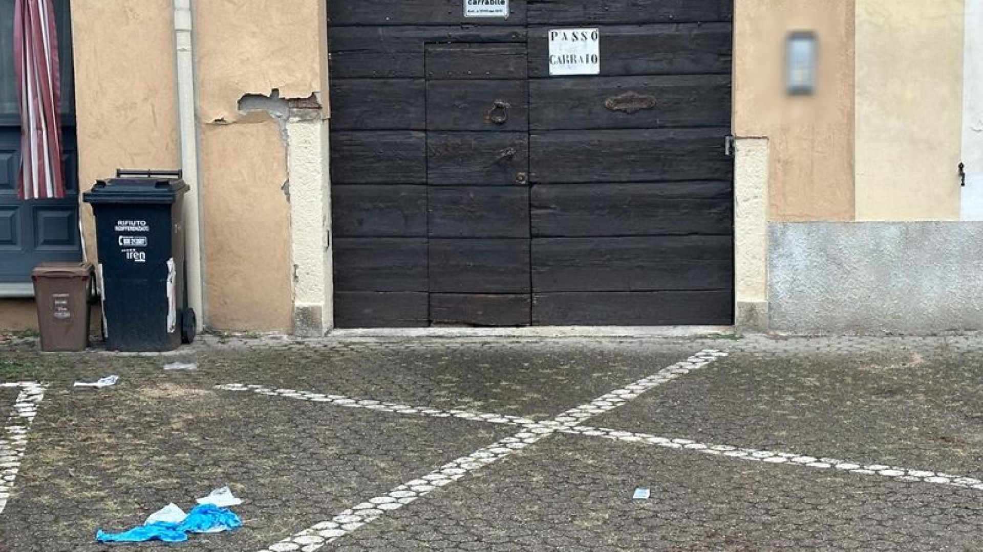 Cena finita a colpi di accetta: arrestato un 30enne con l'accusa di tentato omicidio