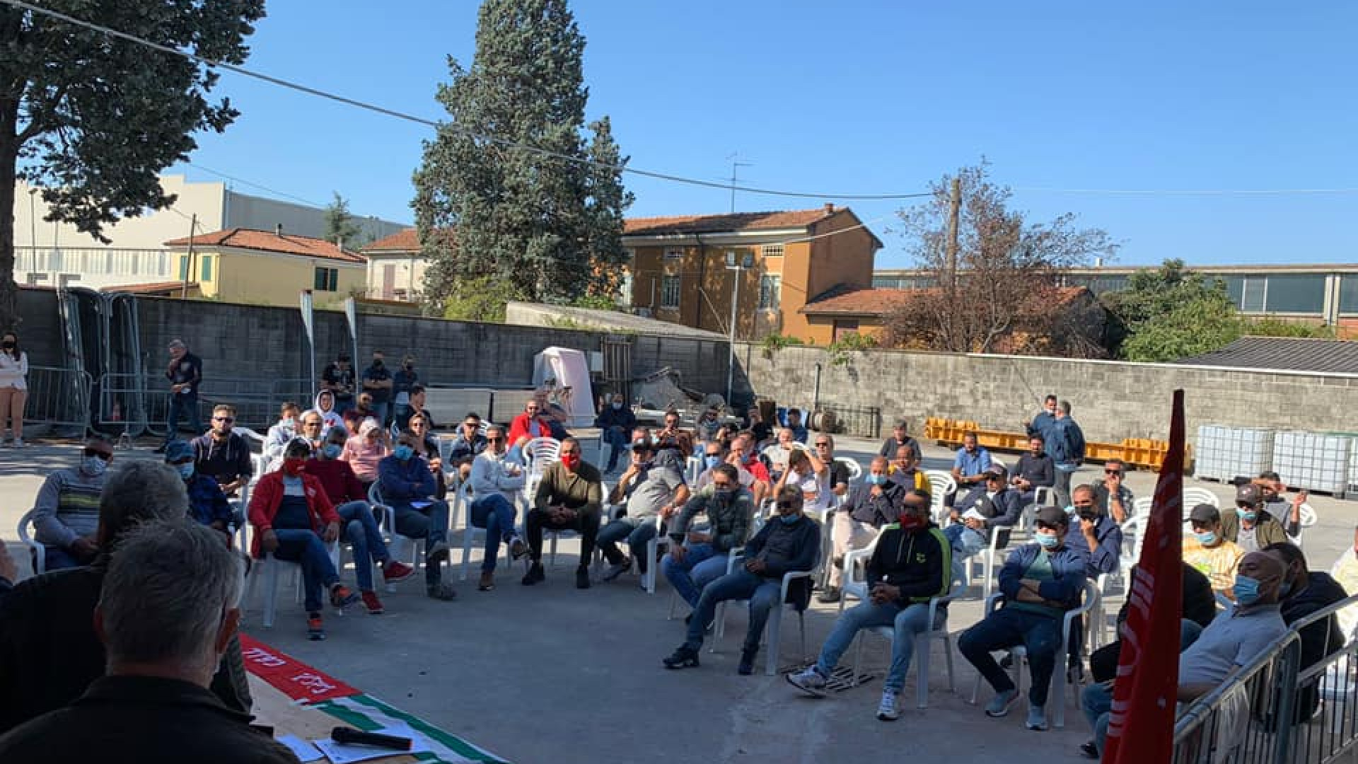 Chiusura Fedex-Tnt, assemblea lavoratori: "Ok all'accordo dei sindacati"