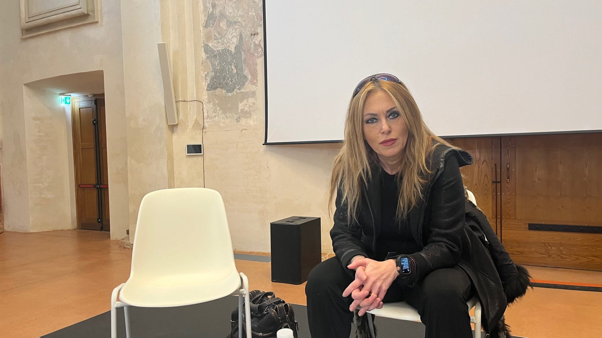 Roberta Bruzzone tra gli studenti: "Aumentano i rapporti malsani nei giovani"