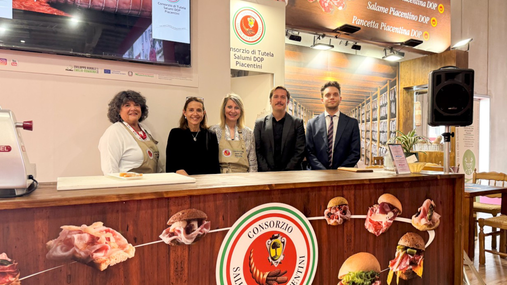 Cibus, la sindaca Tarasconi visita gli stand piacentini: "Prodotti d'eccellenza"