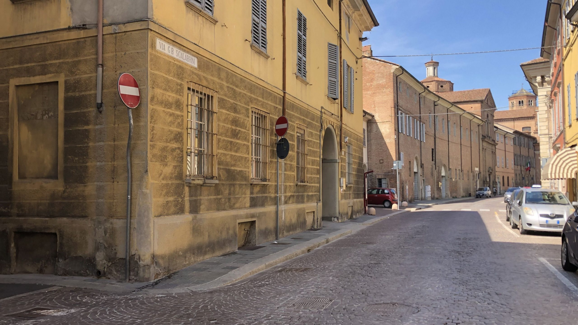 Violenza di via Scalabrini, colleghi dell'avvocato insultato: "Ci vuole rispetto"
