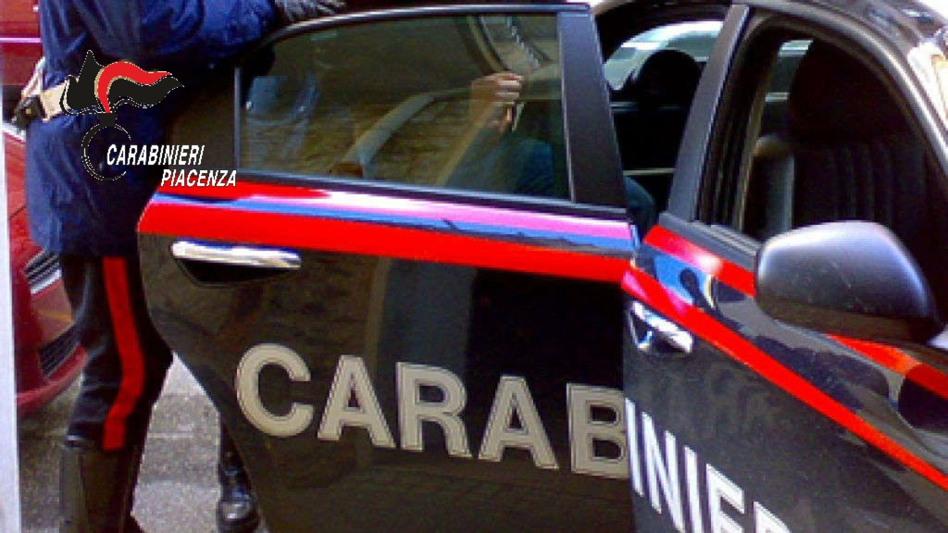 Spacciava dai domiciliari: pusher arrestato assieme al suo complice