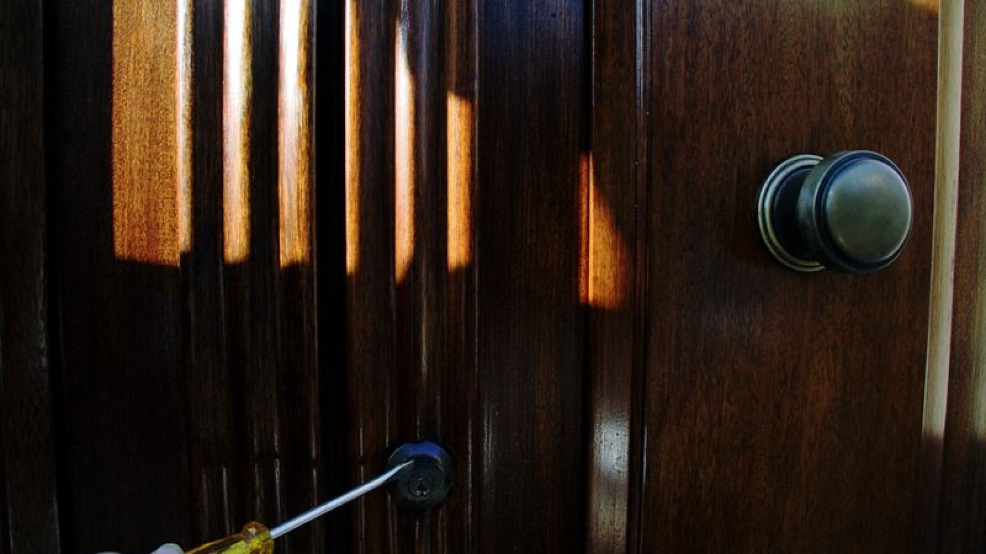 Si intrufola in un’abitazione ma c’è la proprietaria: ladro in fuga