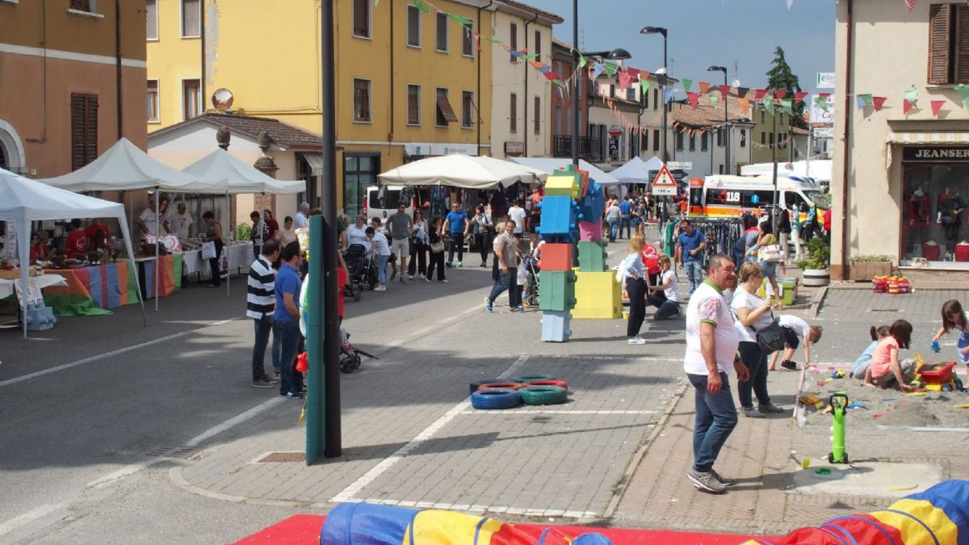 A Vigolzone domani "Cuore di mamma": mercato e giochi di strada
