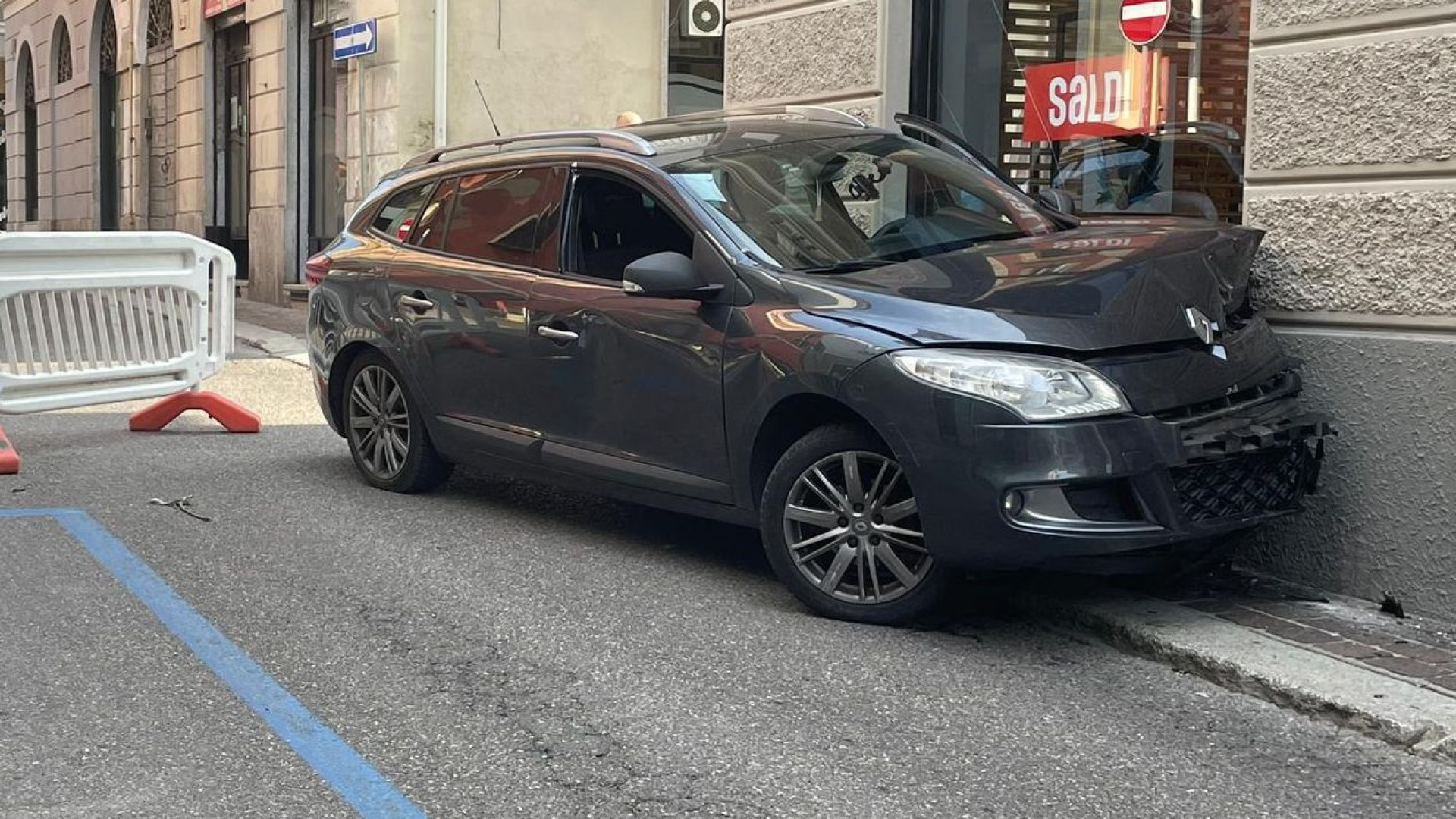 Tenta la fuga dopo l'incidente stradale: fermato dai carabinieri a Stradella