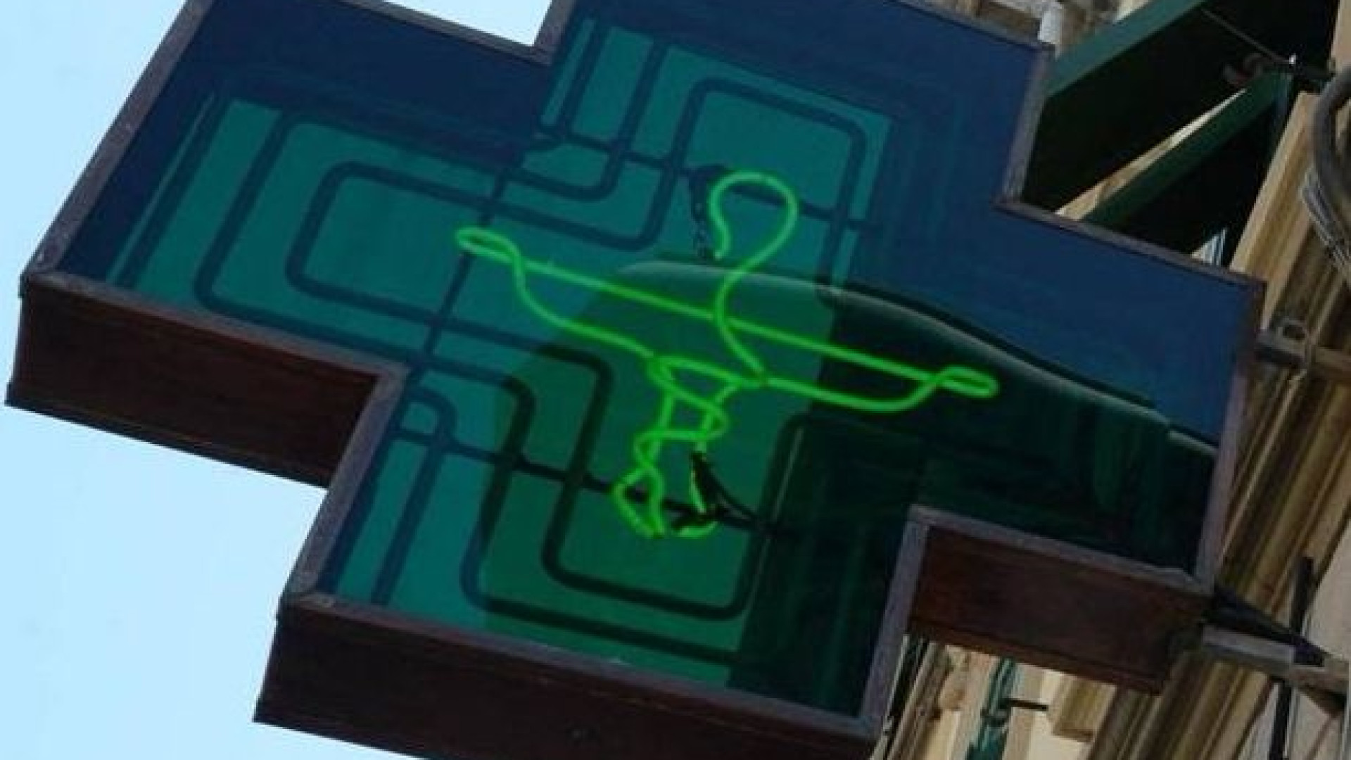 Piozzano, problemi alla linea telefonica della farmacia: "Non possiamo fare ordini"