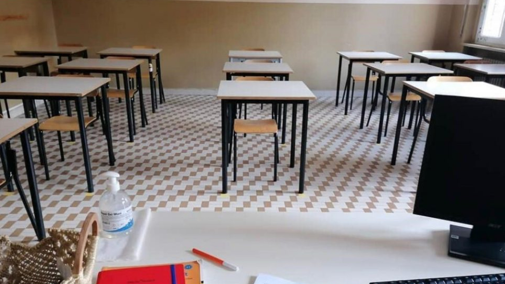 Studenti in container, la Gilda protesta e boccia i contratti dei licei Respighi e Colombini