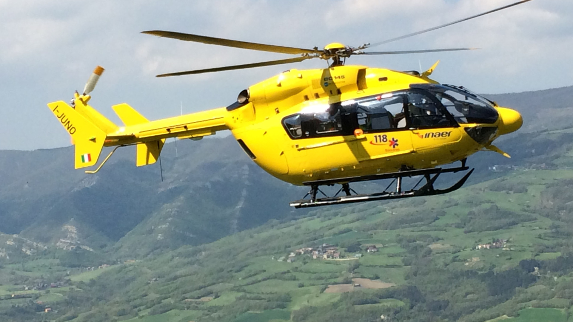 Bobbio, motociclista cade sulla Statale 45: trasportato a Parma in gravi condizioni