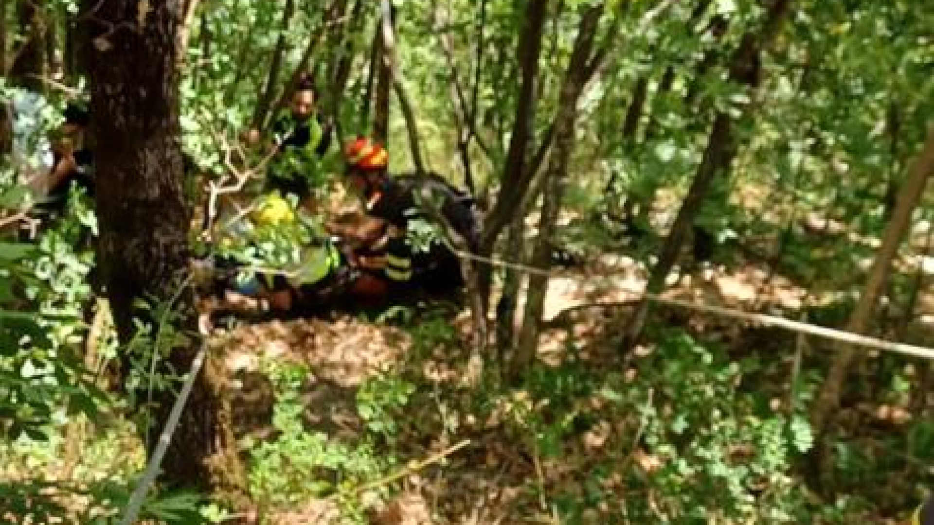 Ceci di Bobbio: sbalzata dalla moto nella scarpata, donna ferita