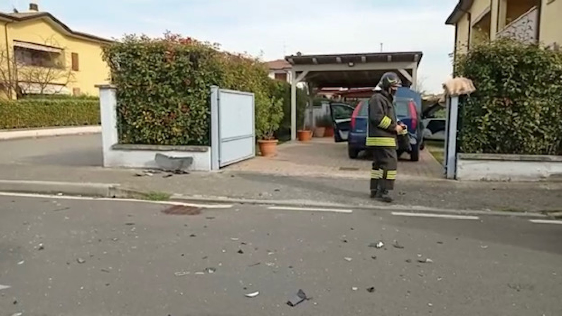 Incidente a Rottofreno, davanti alla casa di una delle due autiste coinvolte