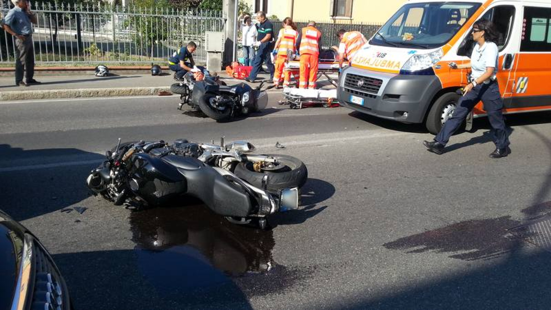 Scontro tra scooter in via Rigolli. Traffico rallentato, sul posto i soccorsi