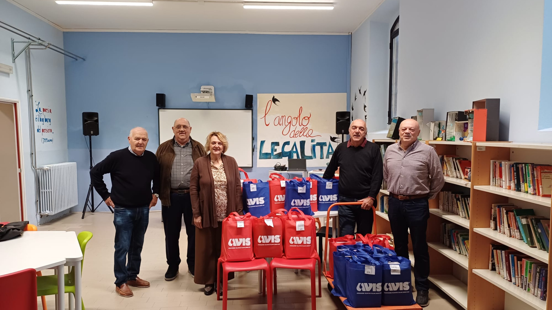 L'Avis dona mille quaderni a scuole di Castel San Giovanni, Sarmato, Pieve Porto Morone