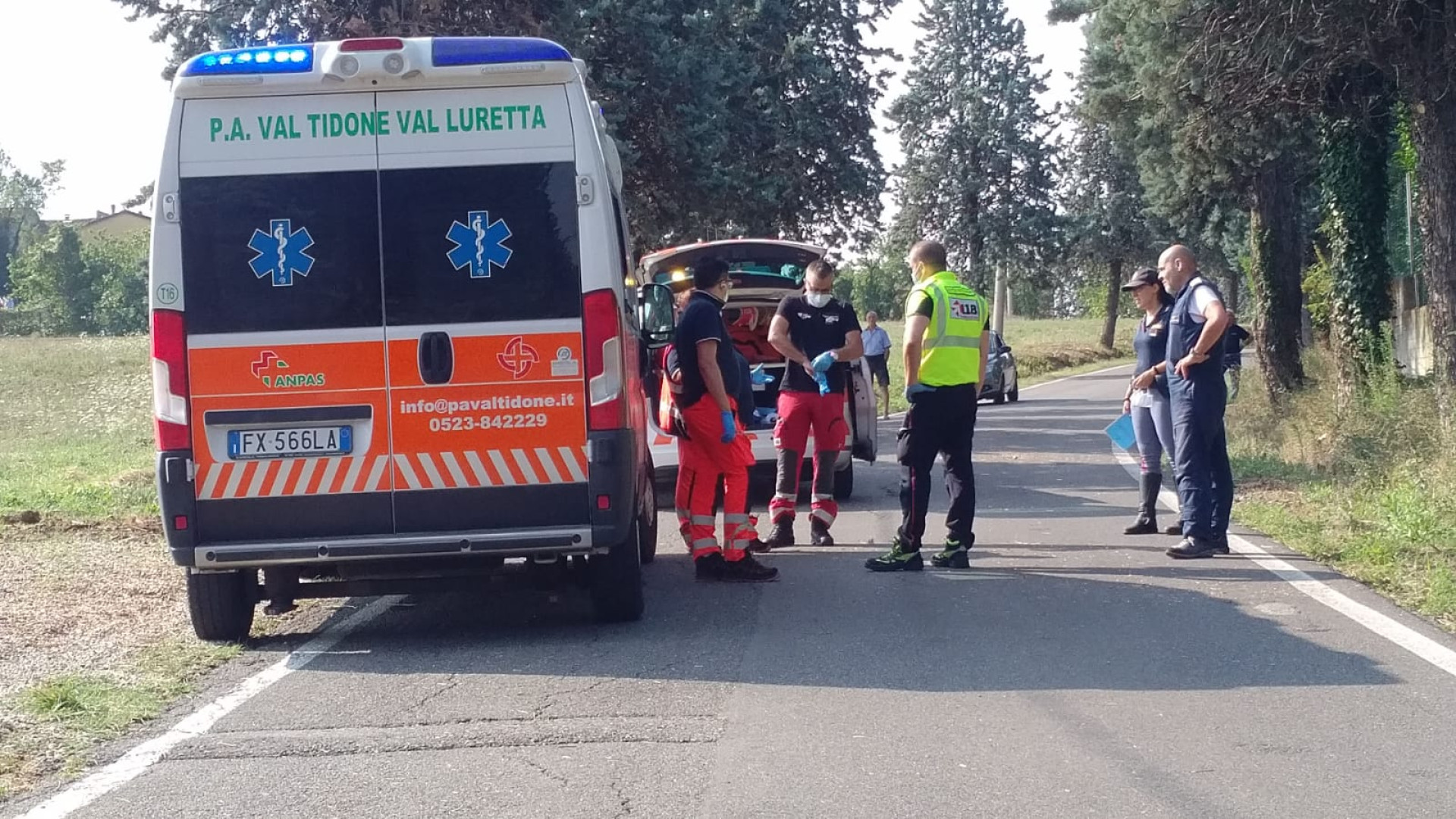 Domenica nera per i ciclisti: due cadute rovinose, interventi dell’elisoccorso. Un uomo in condizioni gravissime