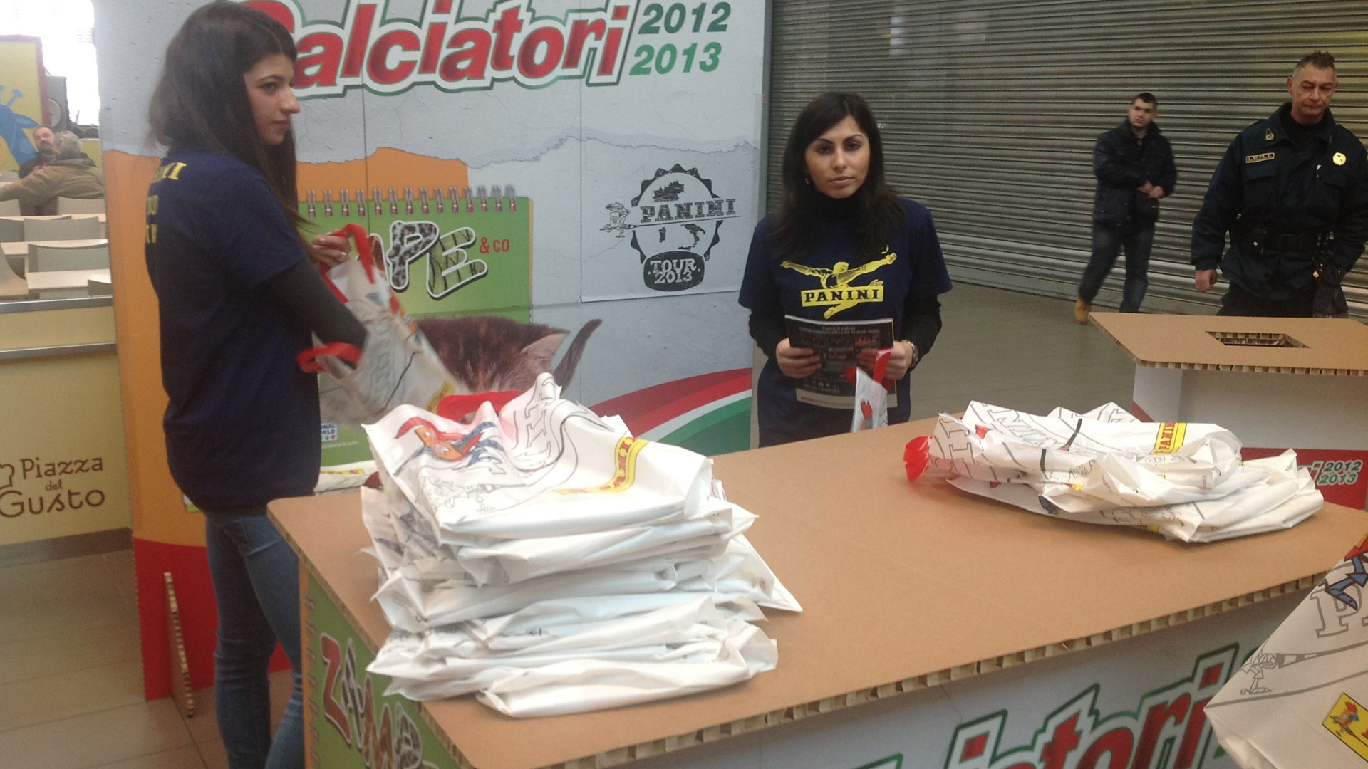 "Panini tour" a Piacenza: tornano le figurine dei calciatori da collezionare