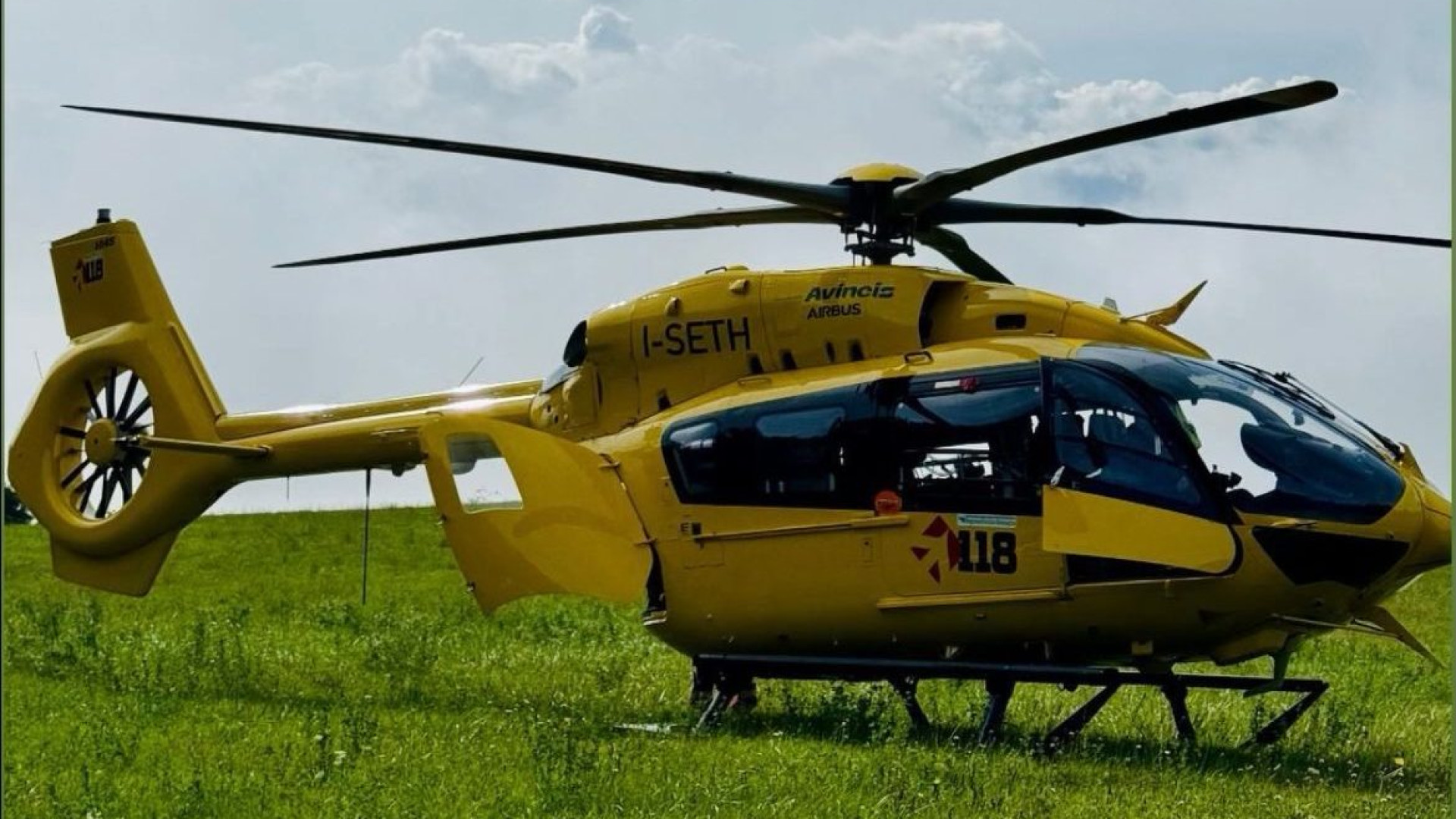 Passo Penice, colpito alla testa durante i lavori stradali: ferito un operaio