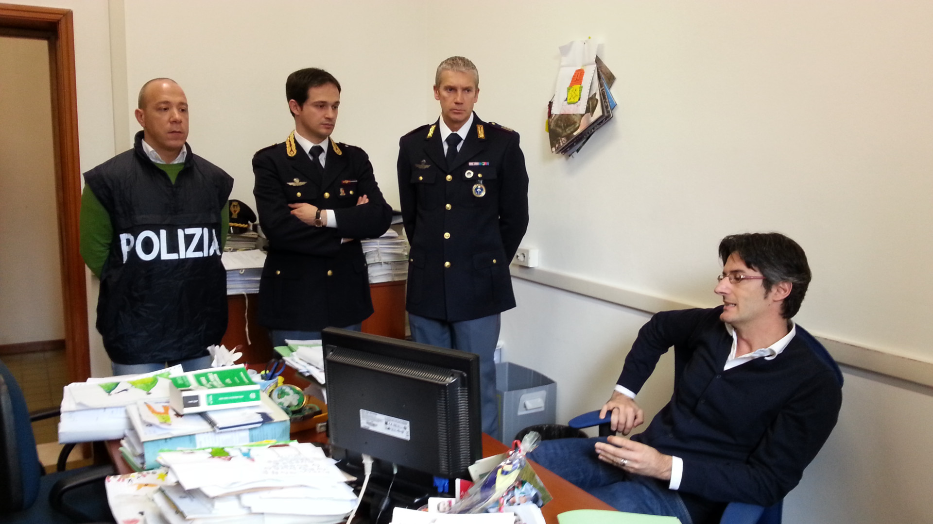 Padre di famiglia accusato di atti sessuali con una 13enne. In manette