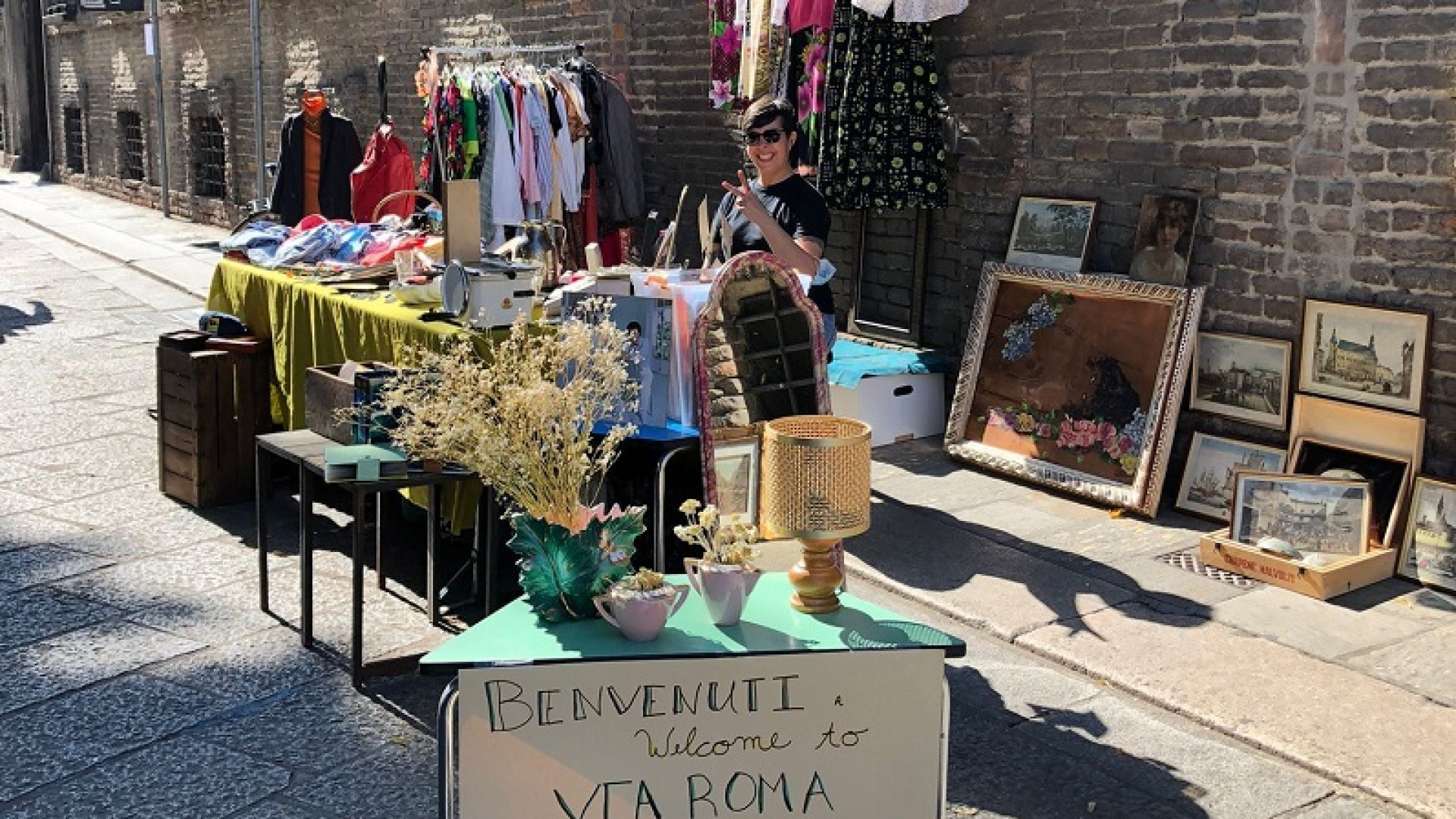 Bancarelle vintage e di antiquariato: domenica torna il Via Roma Street Market