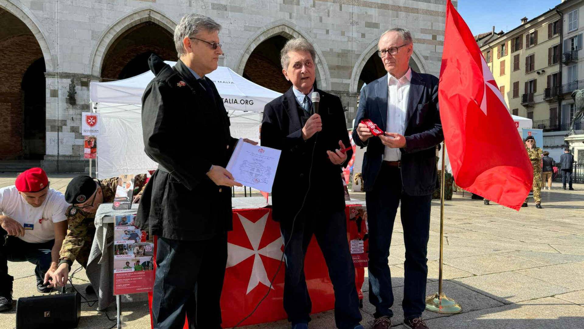Croce dell'Ordine di Malta a Luigi Cavanna: "Per l’attività svolta durante la pandemia"