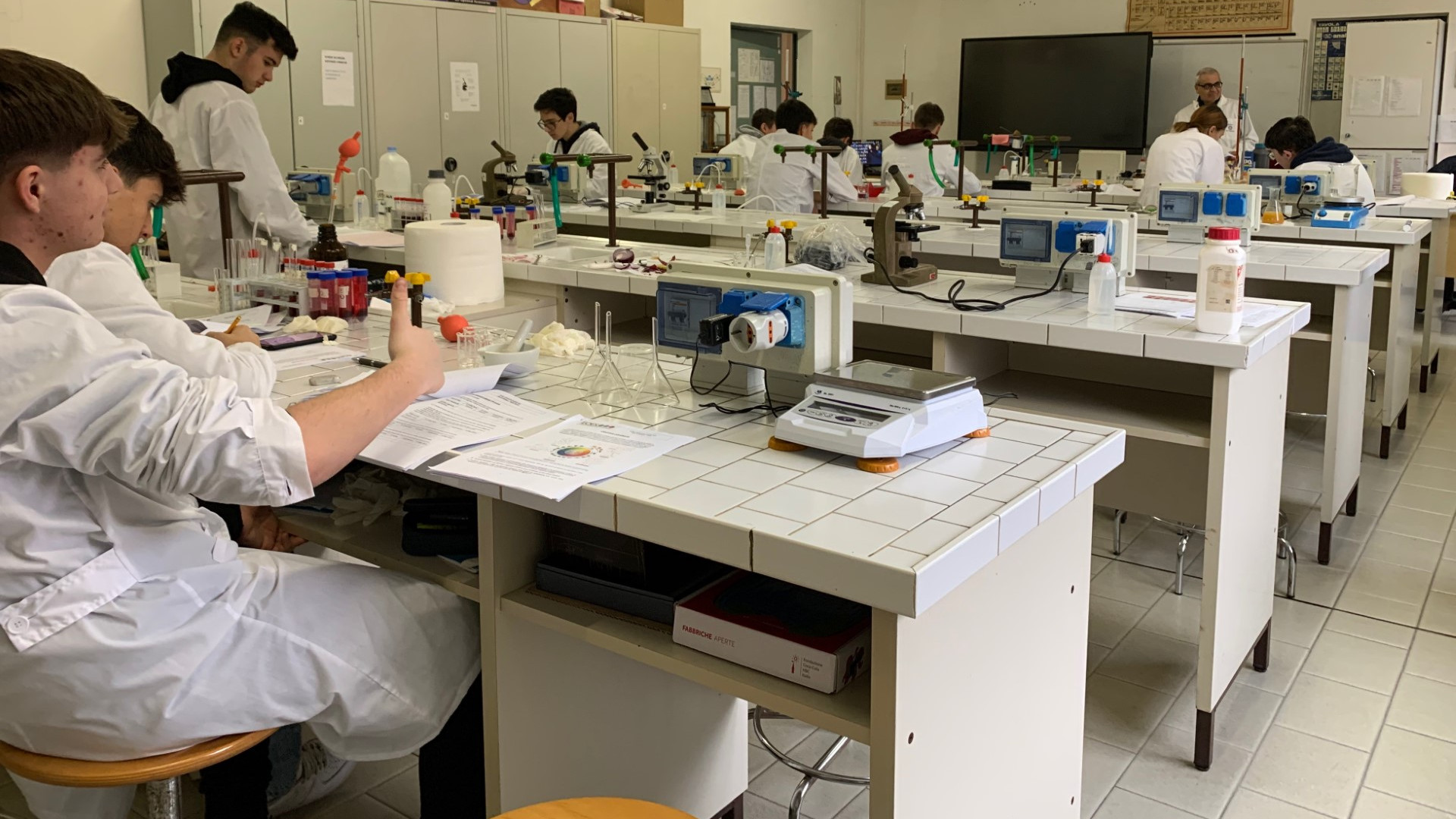 Olimpiadi europee delle scienze integrate: in finale anche tre studenti del Volta