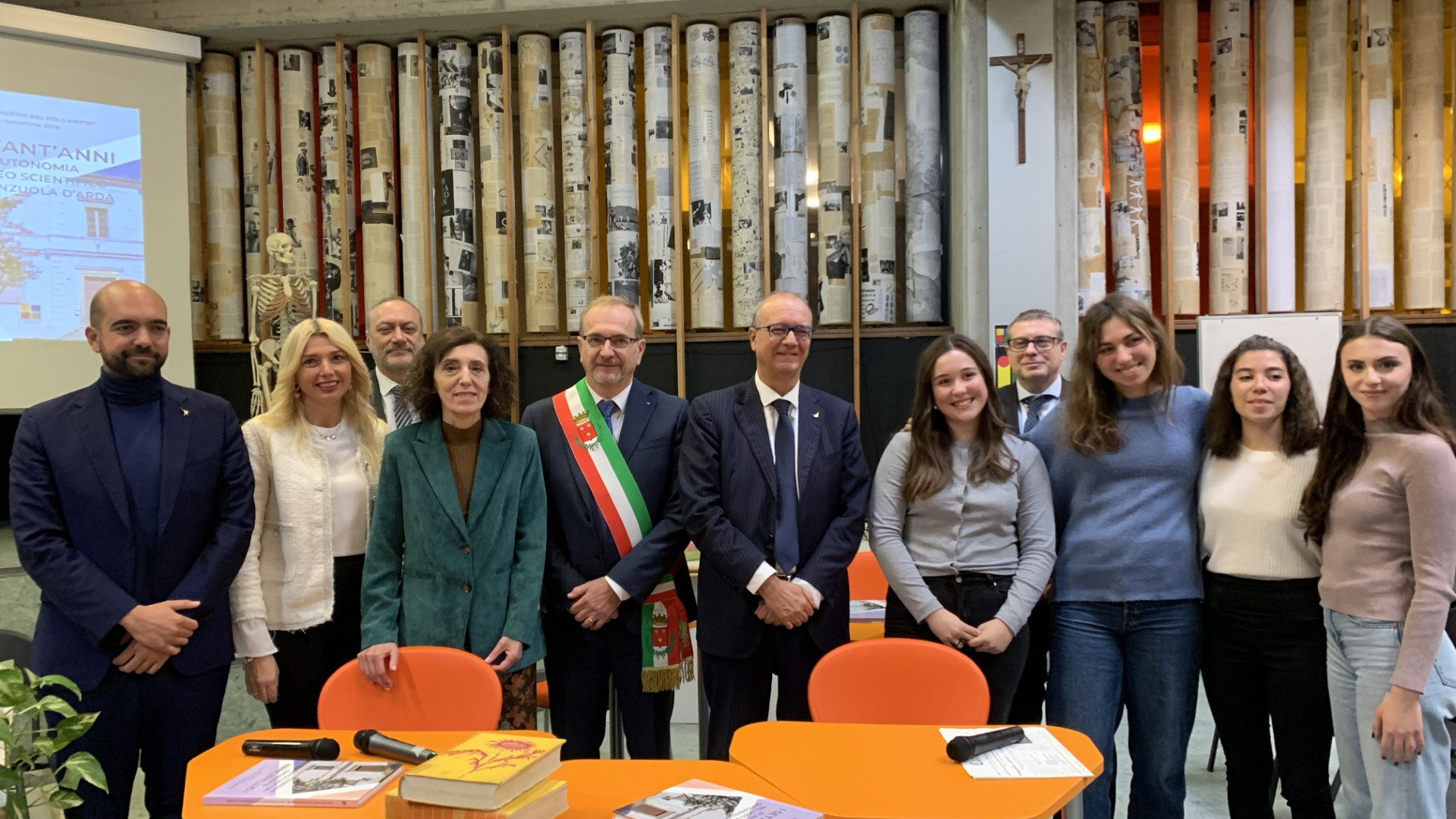 Valditara in visita al Mattei di Fiorenzuola: "Non dobbiamo temere la tecnologia"