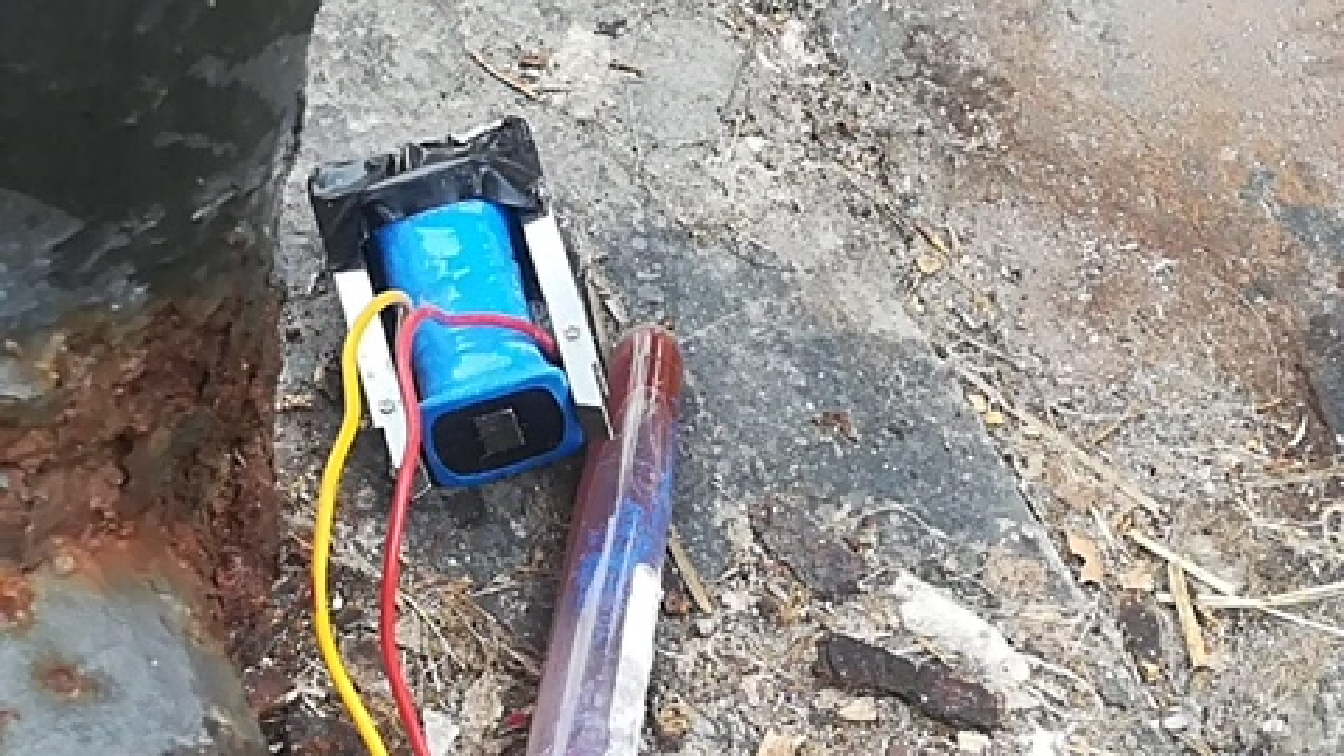 Allarme bomba in via Beverora, intervengono gli artificieri