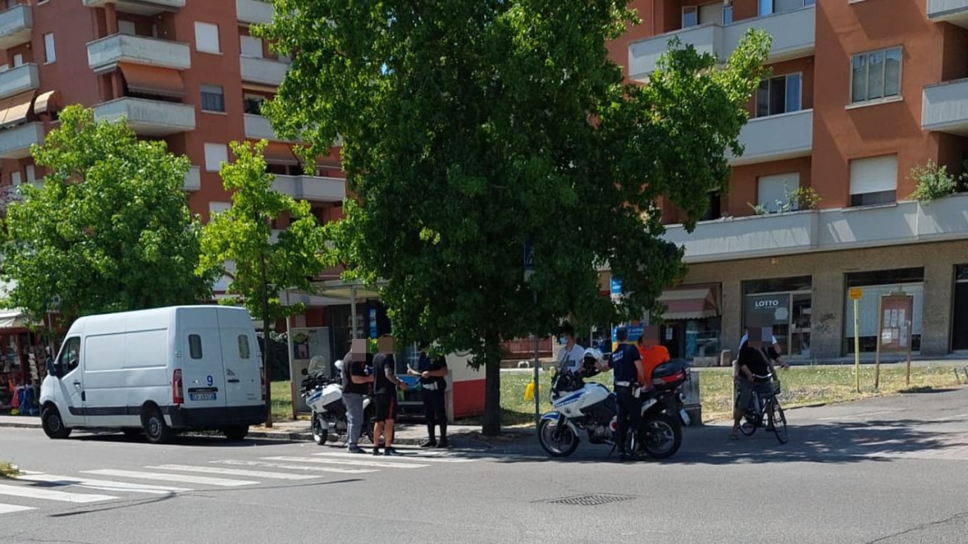 Besurica, donna investita da un furgone. Trasportata in ospedale, gravi le condizioni