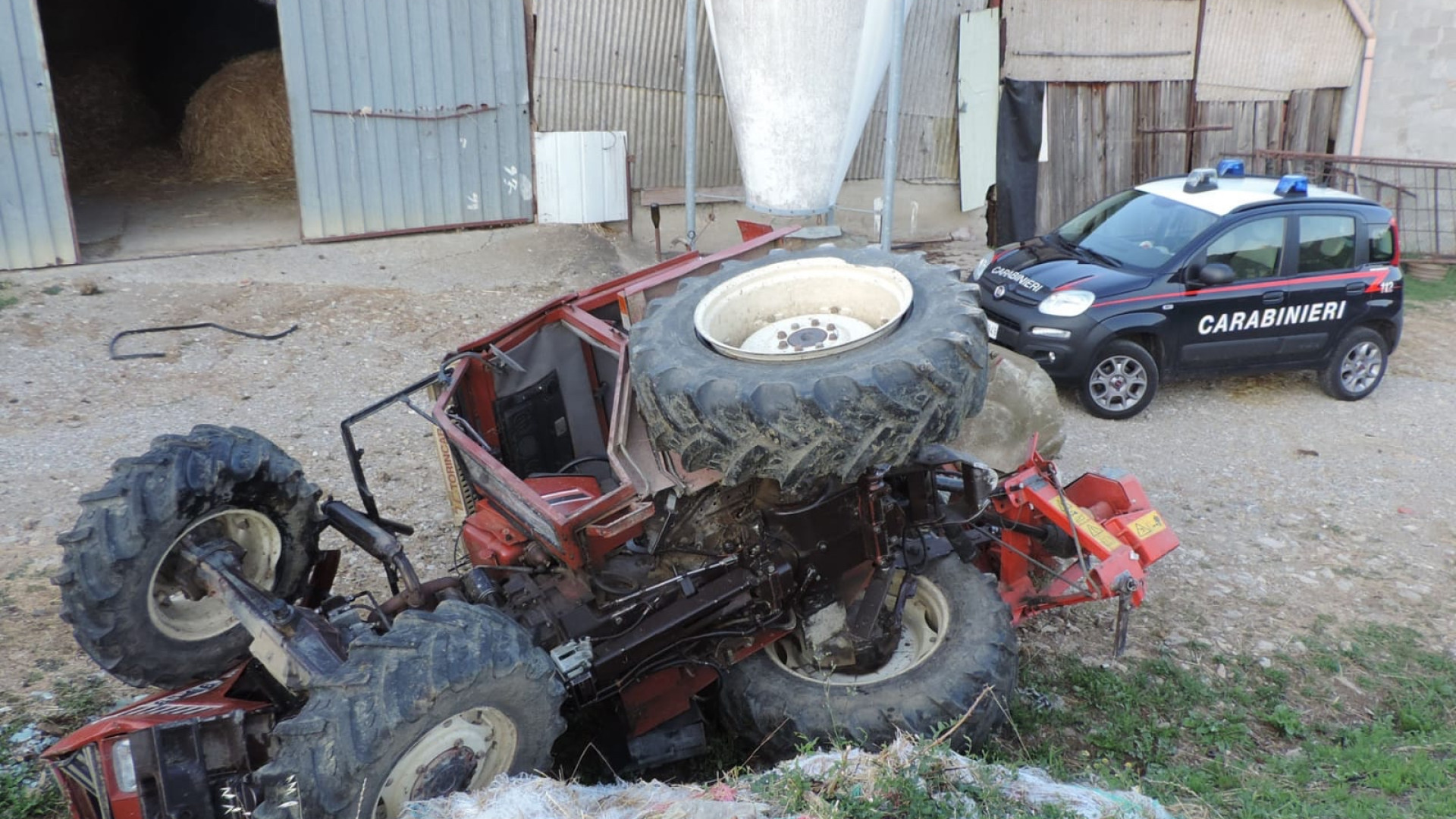 Pianello: agricoltore 84enne travolto dal suo trattore. E' gravissimo, trasportato a Parma
