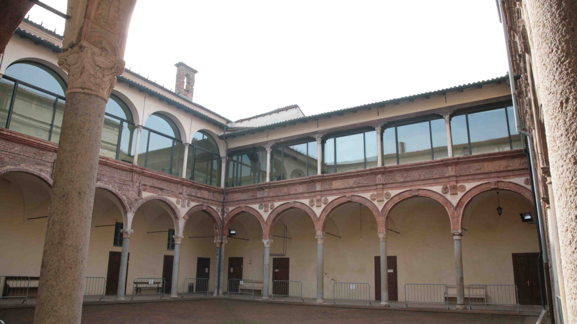 Maltrattamenti sui bimbi alla Vittorino e a Castelsangiovanni, cinque famiglie si costituiscono parte civile